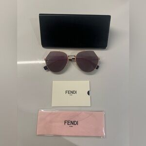‼️SOLD‼️ Rose gold mirrored Fendi sunglasses